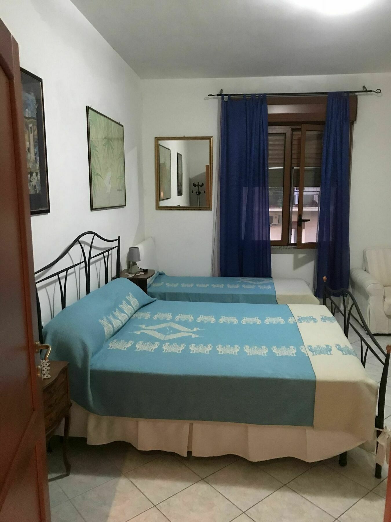 Camere Centro Кальярі Екстер'єр фото